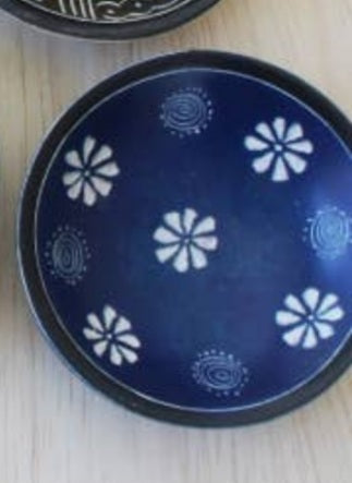 Dish-Round Blue w/Pattern 3